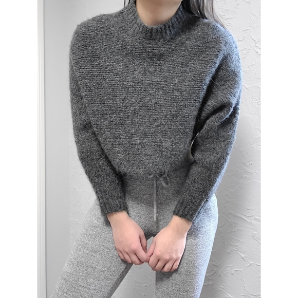 Wilfred Free Crop sweater in Grey - Picture 1 of 4